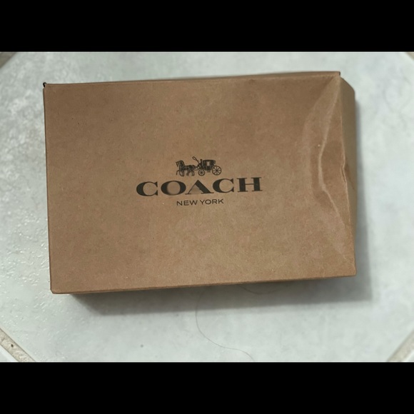 Original NWT Coach Wristlet - Picture 4 of 4